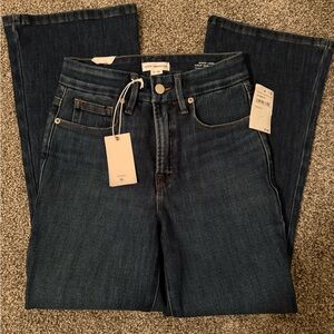 NWT Good American good legs, crop mini boot, mid rise cropped boot cut size 2/26